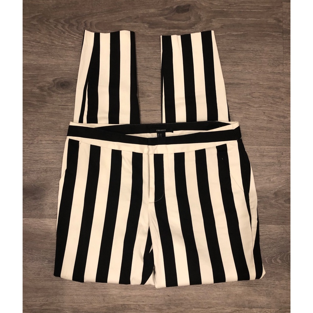 💥🖤Black and white skinny dress pants. 🖤💥 - Picture 2 of 4
